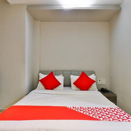 Oyo 19637 Hotel Mansi Sherotene Vapi Extérieur photo