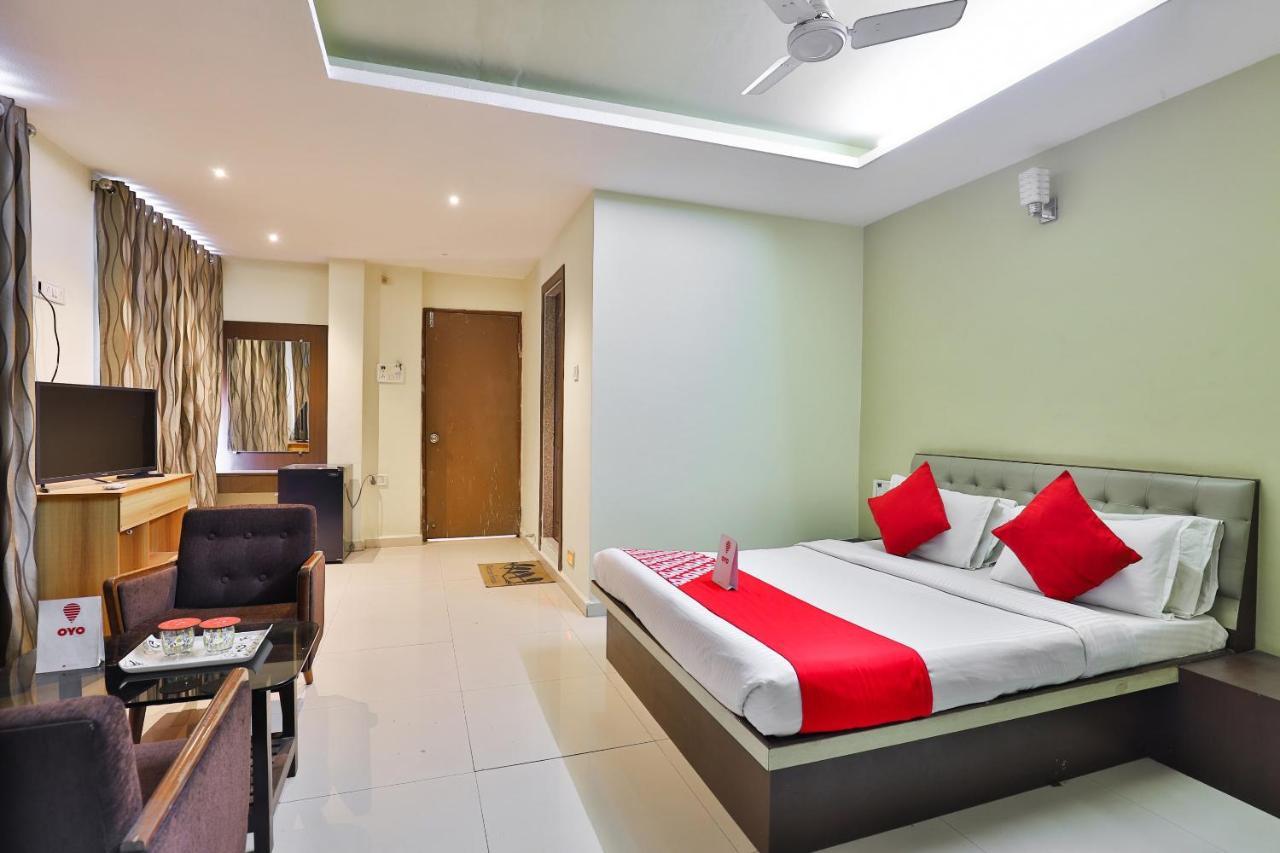 Oyo 19637 Hotel Mansi Sherotene Vapi Extérieur photo