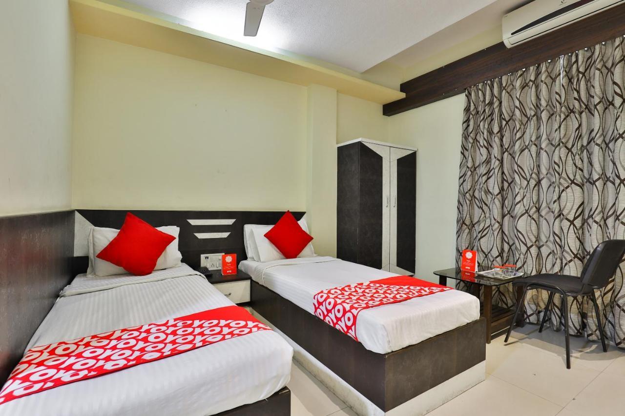 Oyo 19637 Hotel Mansi Sherotene Vapi Extérieur photo