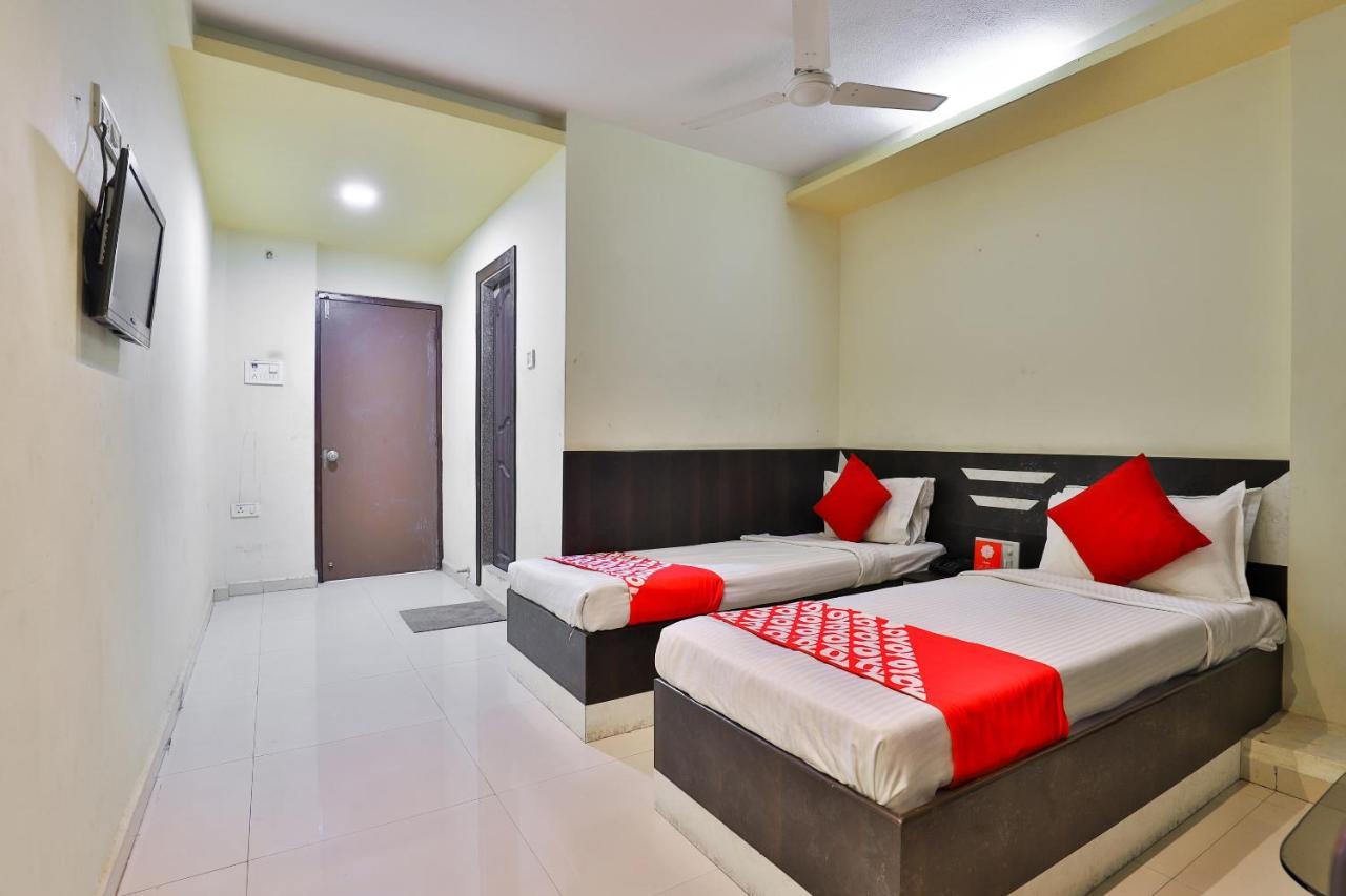 Oyo 19637 Hotel Mansi Sherotene Vapi Extérieur photo