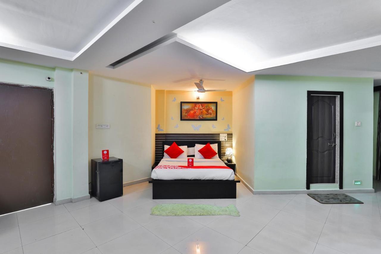 Oyo 19637 Hotel Mansi Sherotene Vapi Extérieur photo