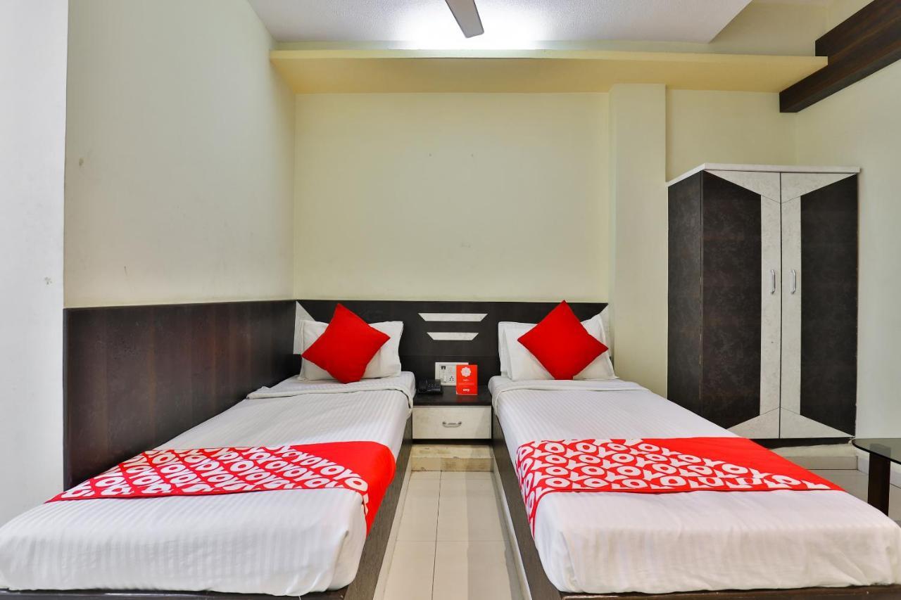 Oyo 19637 Hotel Mansi Sherotene Vapi Extérieur photo