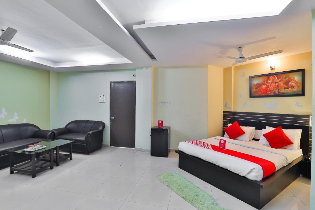 Oyo 19637 Hotel Mansi Sherotene Vapi Extérieur photo